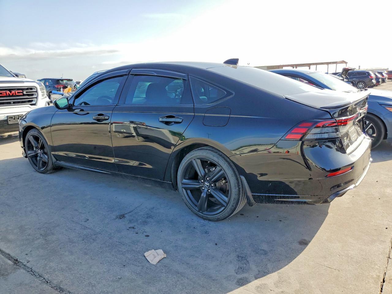 2023 Honda Accord Hybrid Sport-L - Image 2