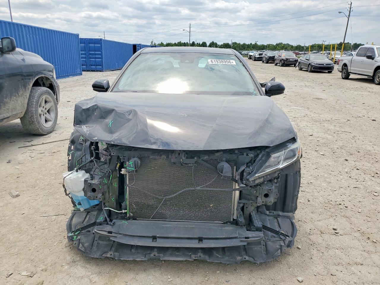 2020 Toyota Camry Le - Фото 5