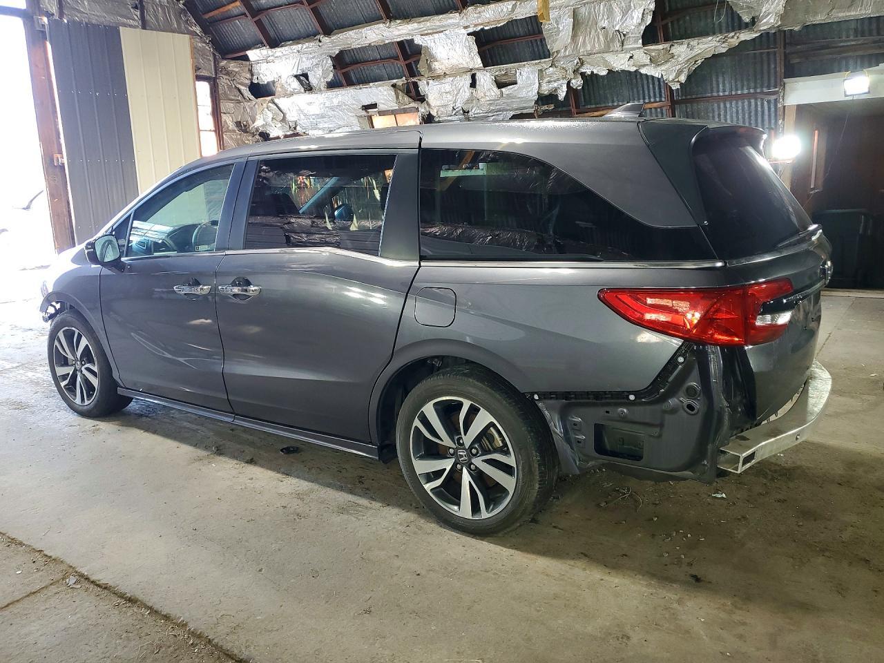 2023 Honda Odyssey Touring - Фото 2