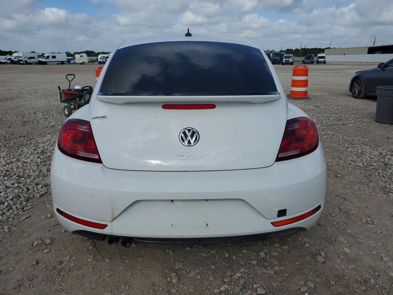 2019 Volkswagen Beetle S - Фото 6