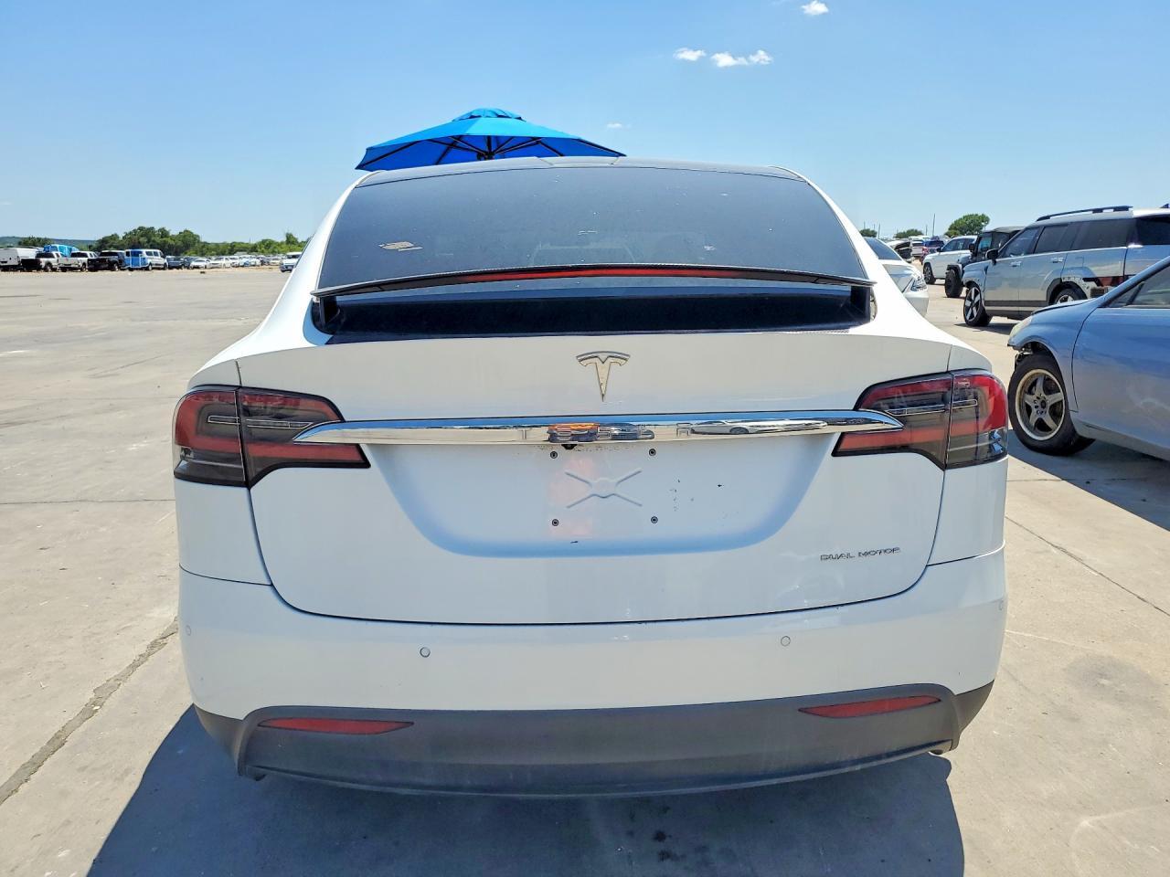 2020 Tesla Model X - Фото 6