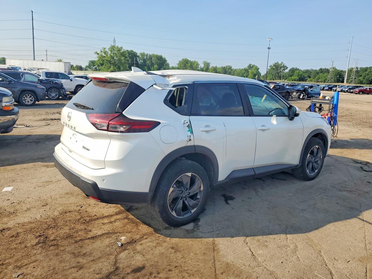 2024 Nissan Rogue Sv - Фото 3