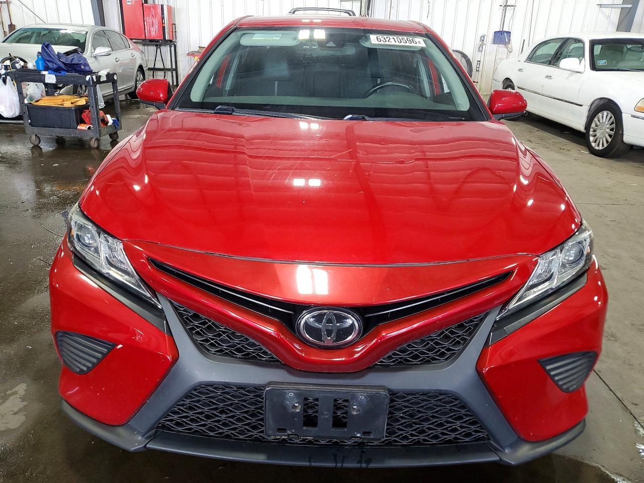 2019 Toyota Camry Se - Фото 5