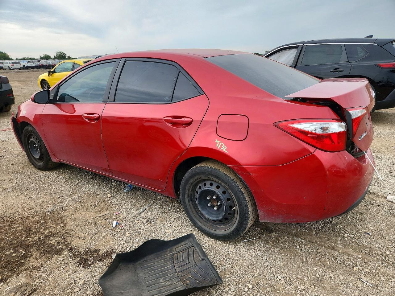 2015 Toyota Corolla Le - Фото 2