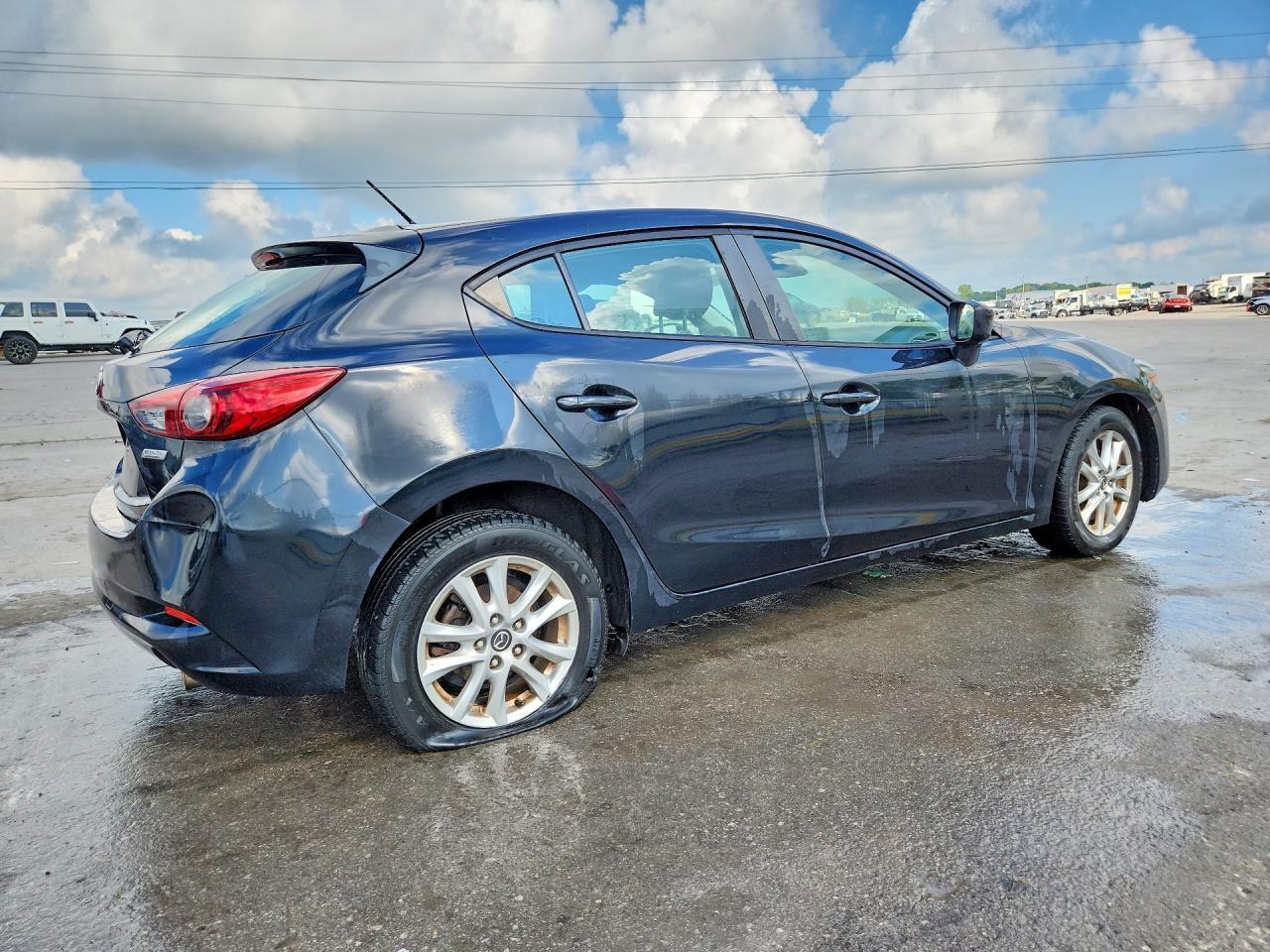 2018 Mazda 3 Sport - Image 3
