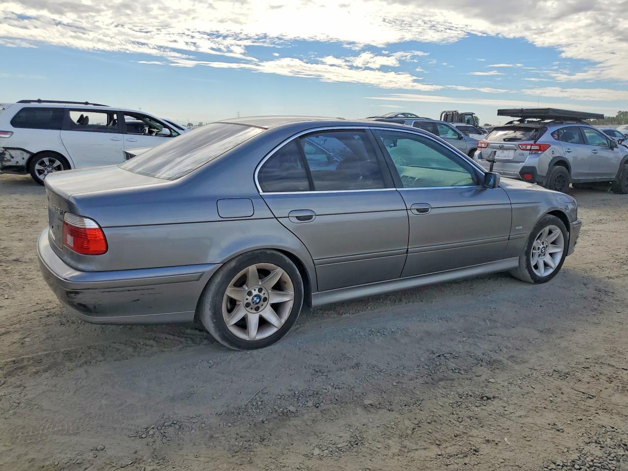 2002 BMW 525 I Automatic - Image 3