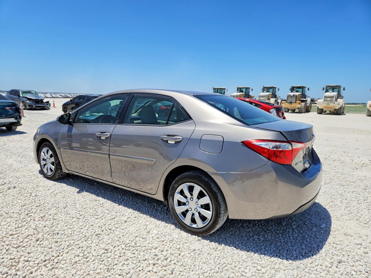 2015 Toyota Corolla Le - Фото 2
