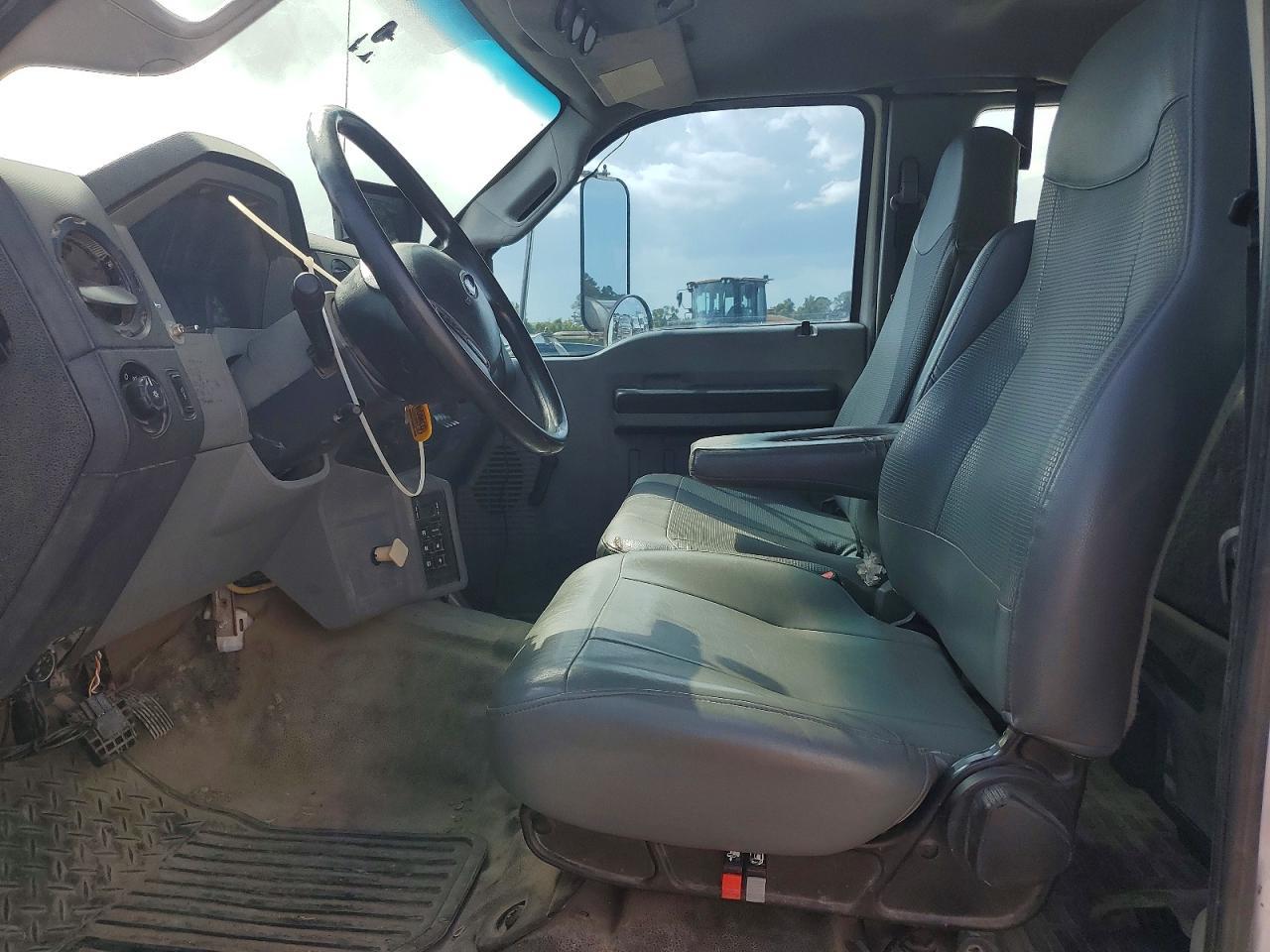 2012 Ford F750 Super Duty - Фото 7