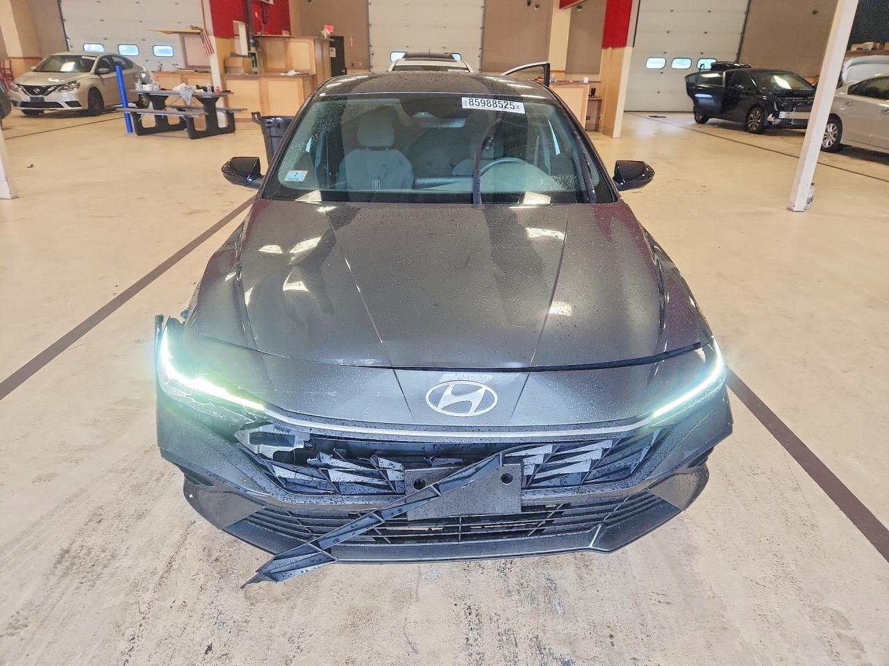 2025 Hyundai Elantra Sel Sport - Image 5