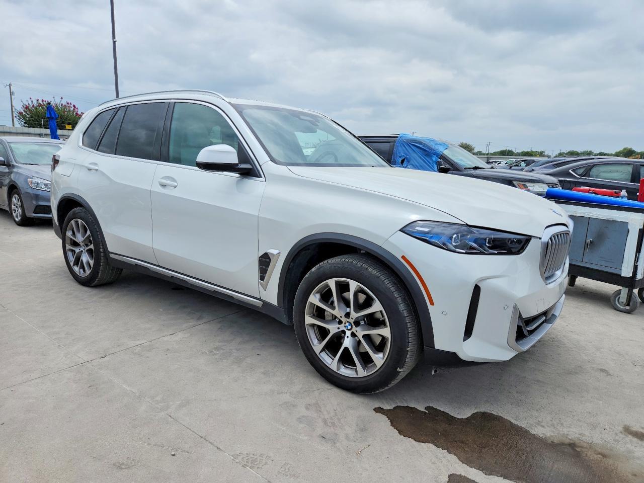 2025 BMW X5 xDrive40I - Image 4