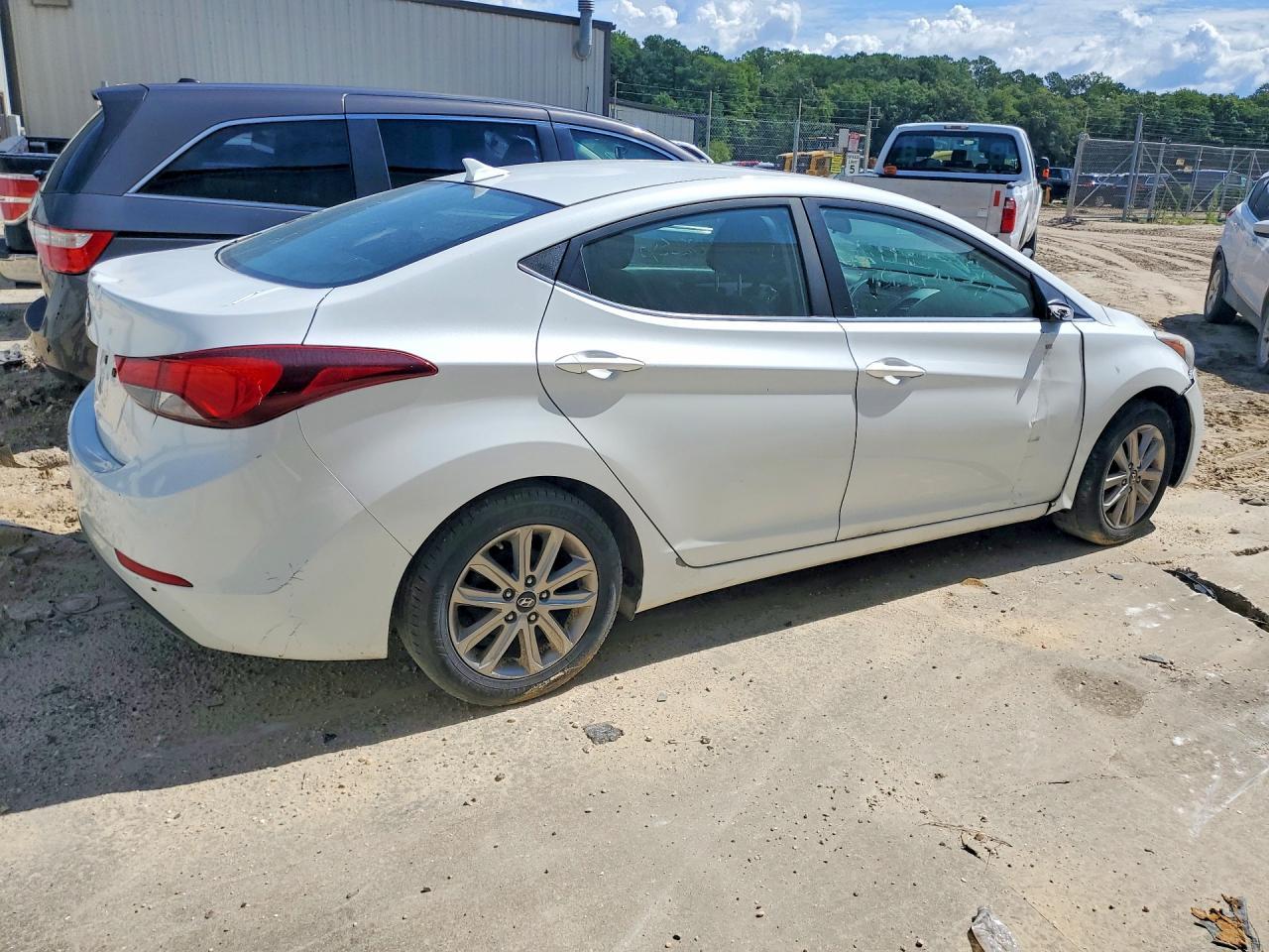 2015 Hyundai Elantra Se - Image 3