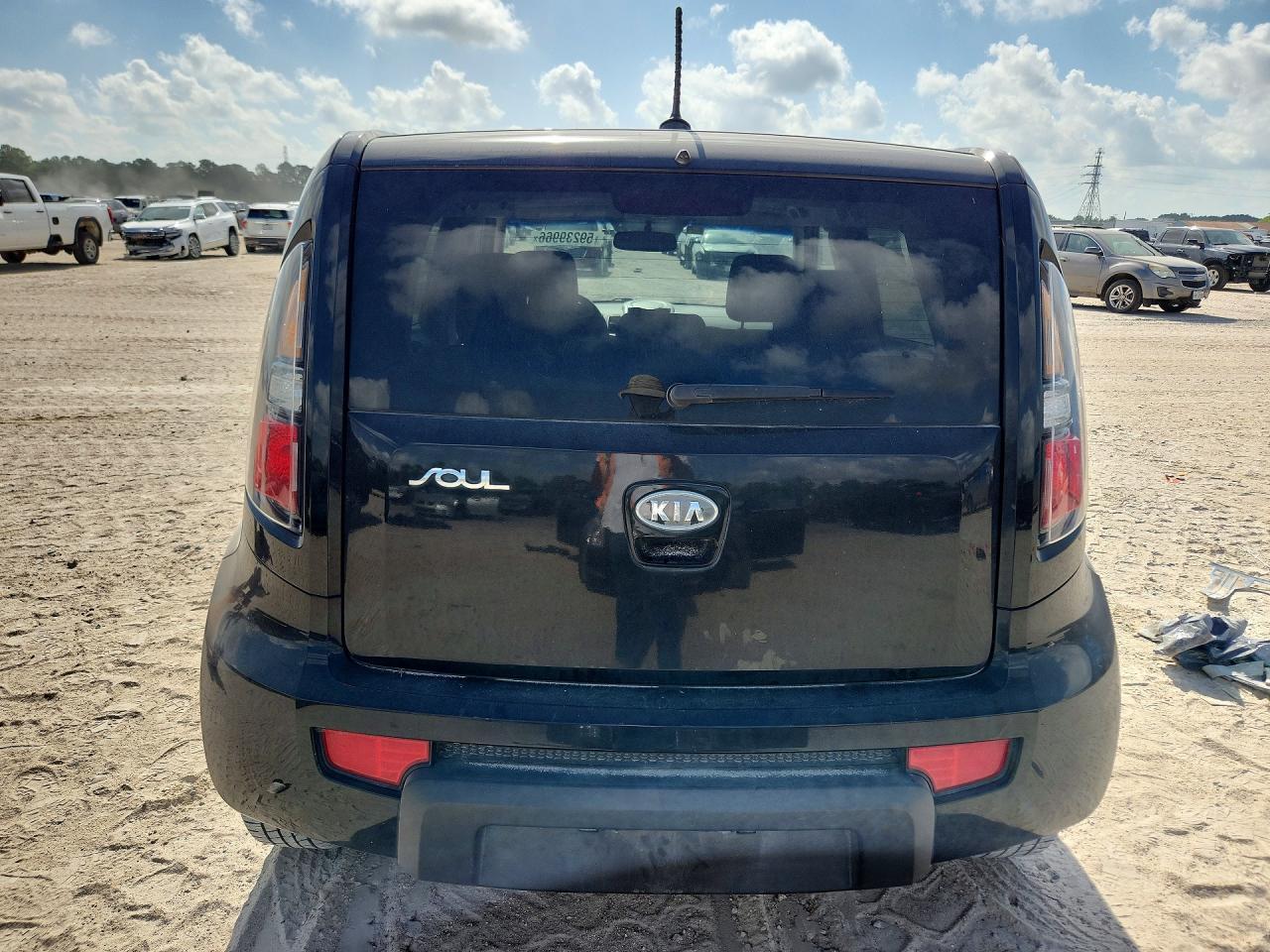 2011 Kia Soul + - Image 6