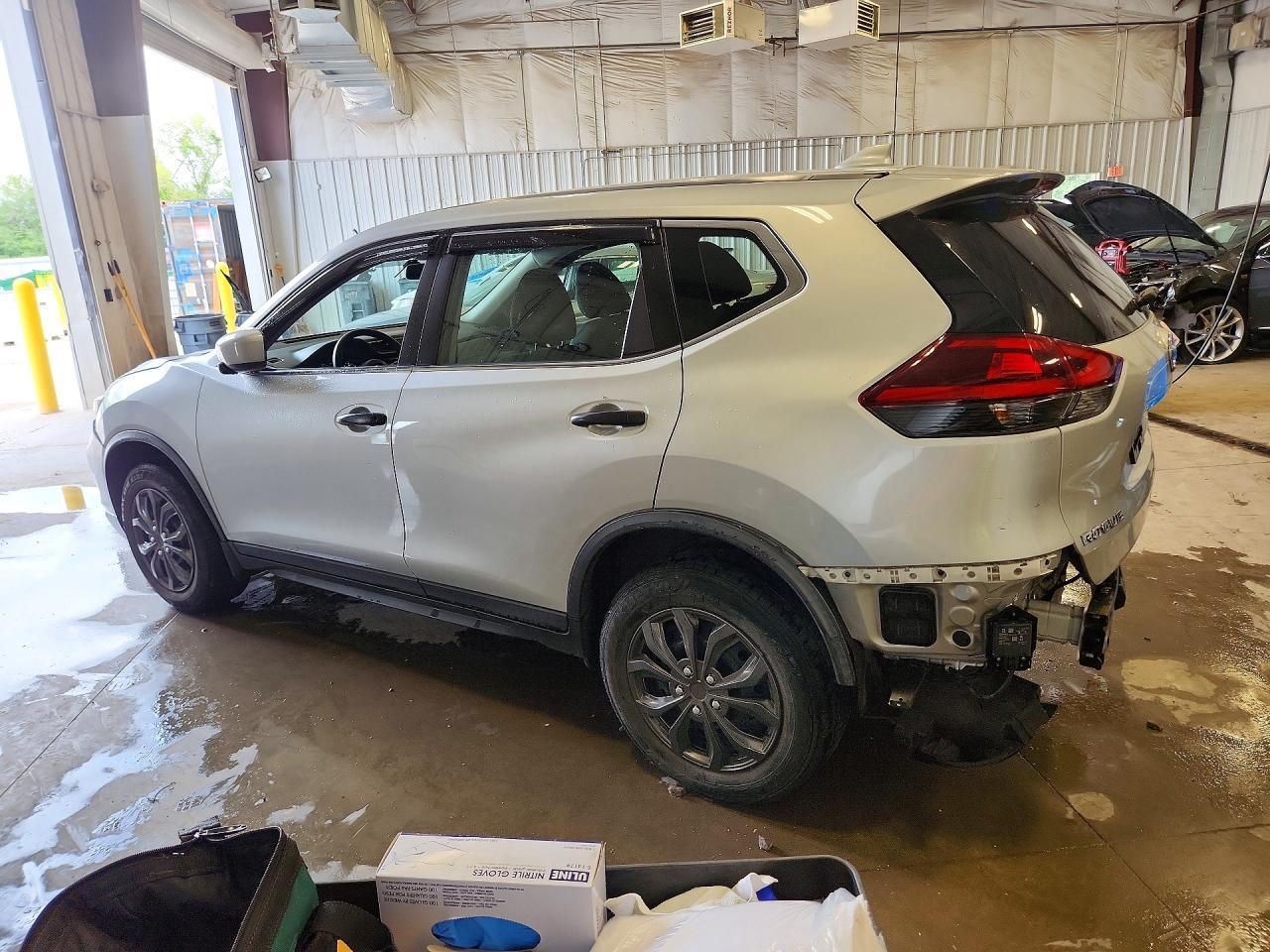 2018 Nissan Rogue S - Image 2