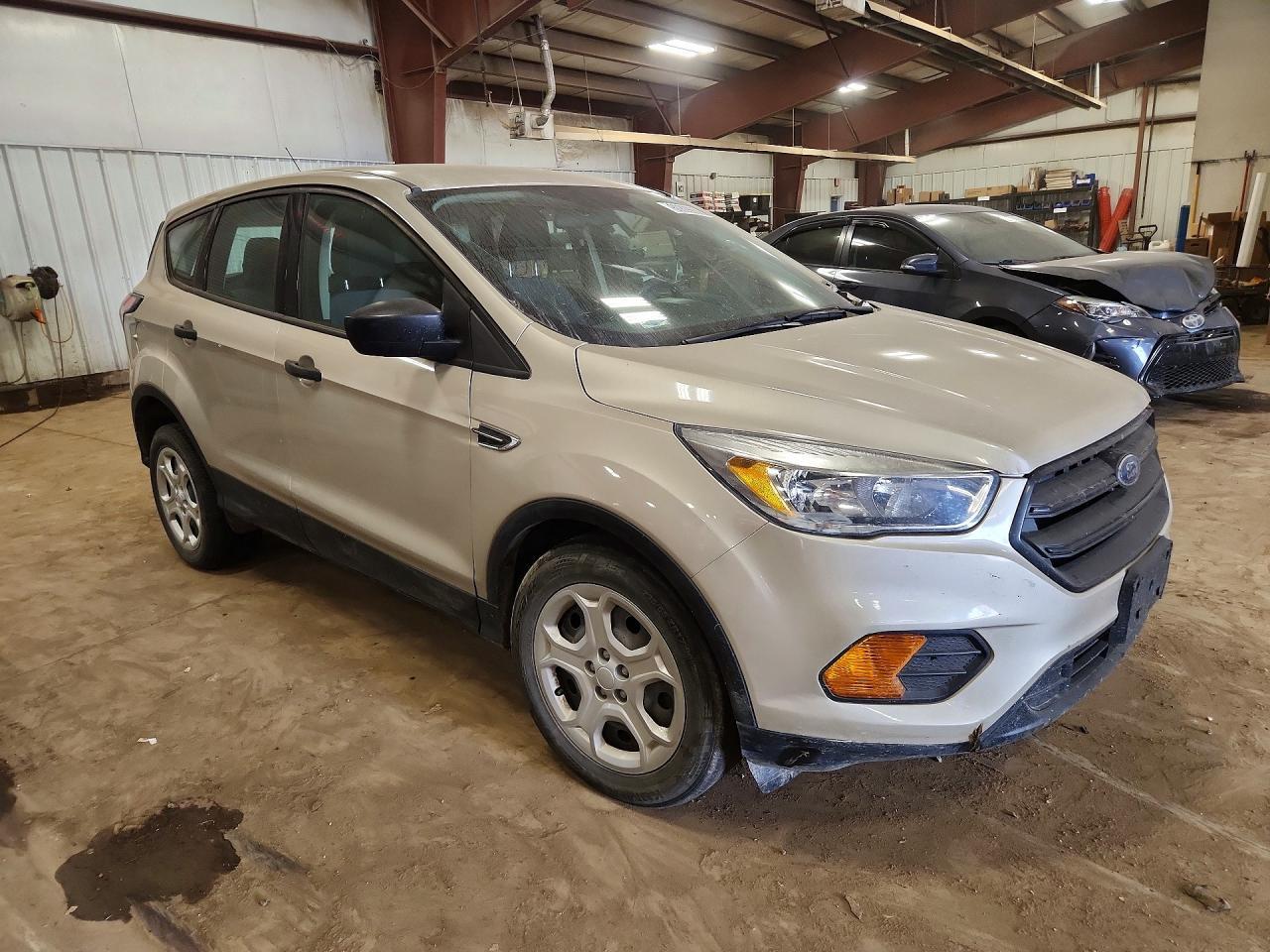 2017 Ford Escape S - Фото 4