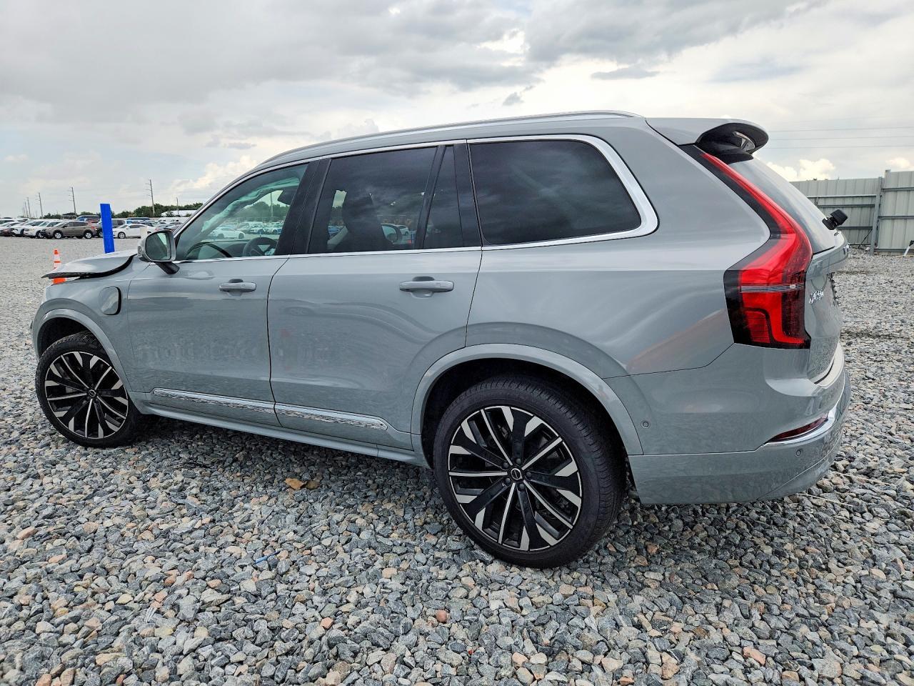 2025 Volvo Xc90 Ultra - Image 2