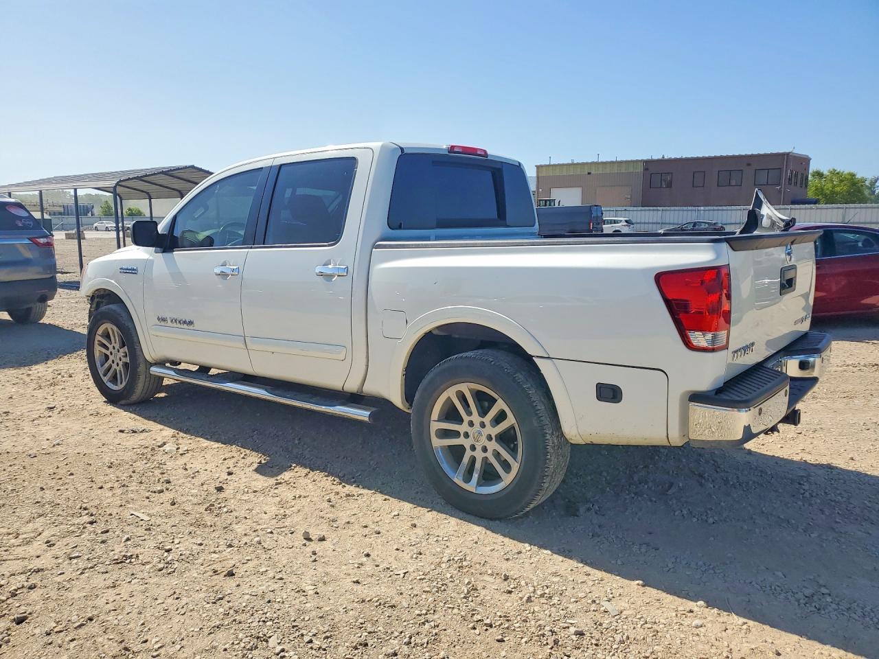 2015 Nissan Titan Sl - Фото 2