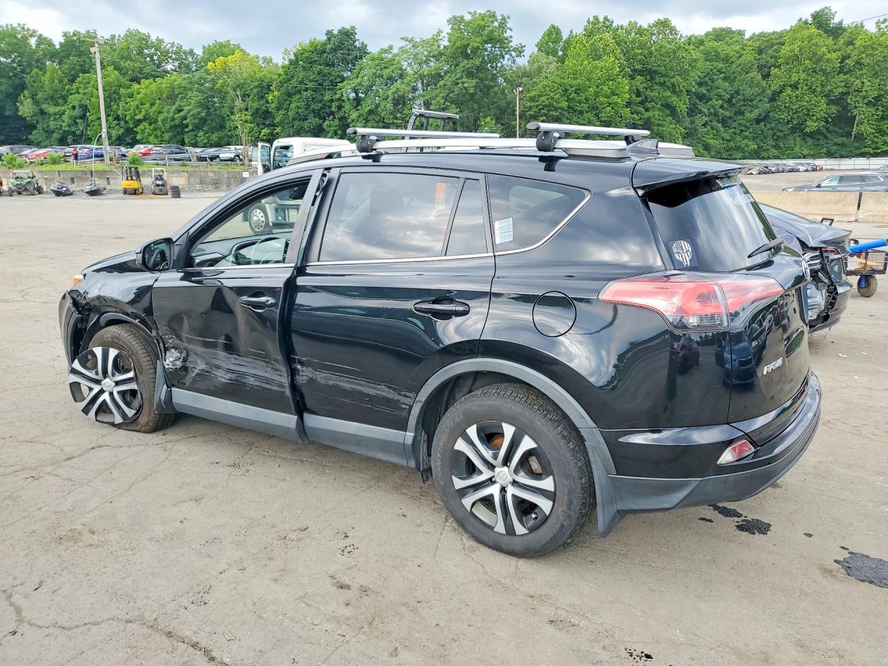 2018 Toyt Rav4 Le - Image 3