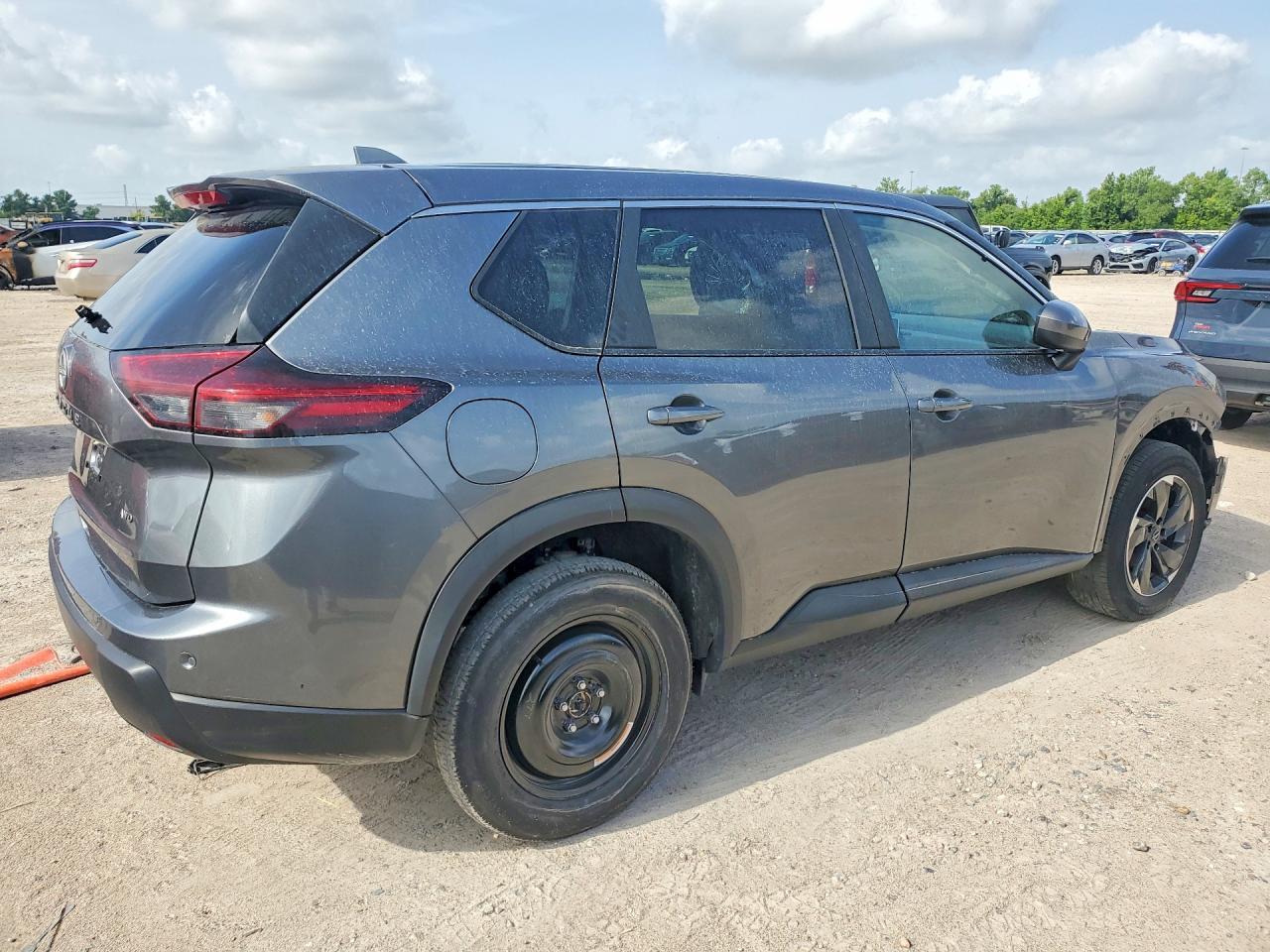 2025 Nissan Rogue Sv - Image 3