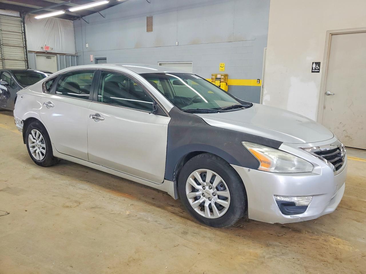 2014 Nissan Altima 2.5 - Image 4