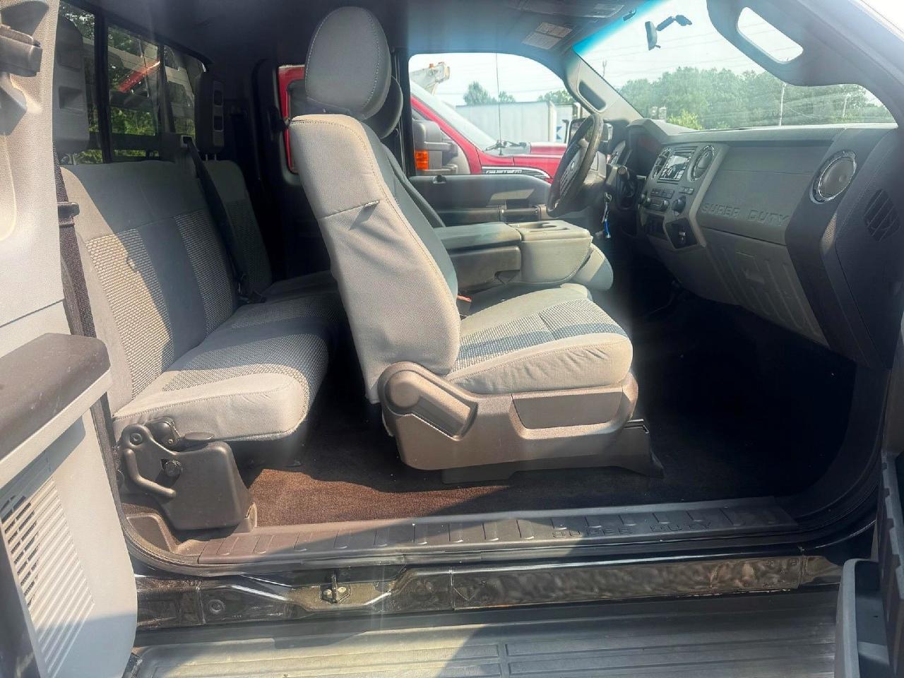 2015 Ford F350 Super Duty - Image 5