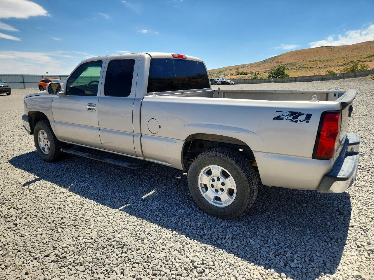 2005 Chevrolet Silverado K1500 - Image 2