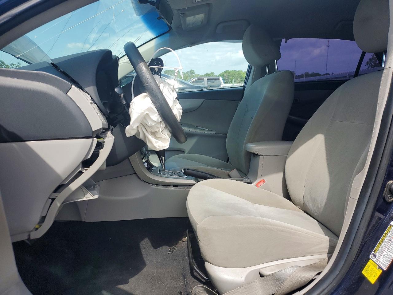 2011 Toyota Corolla Le - Image 7