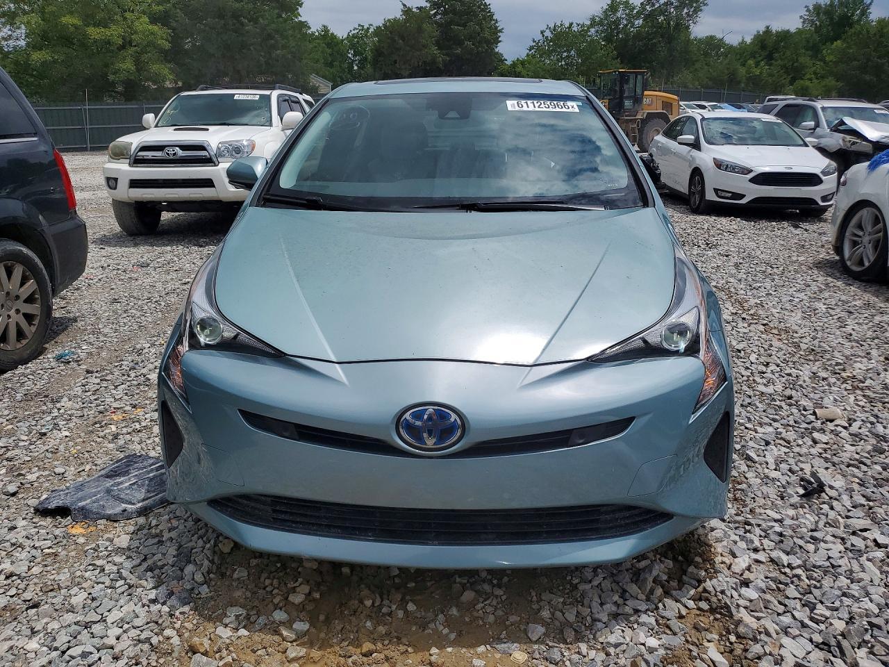 2017 Toyota Prius Three - Image 5