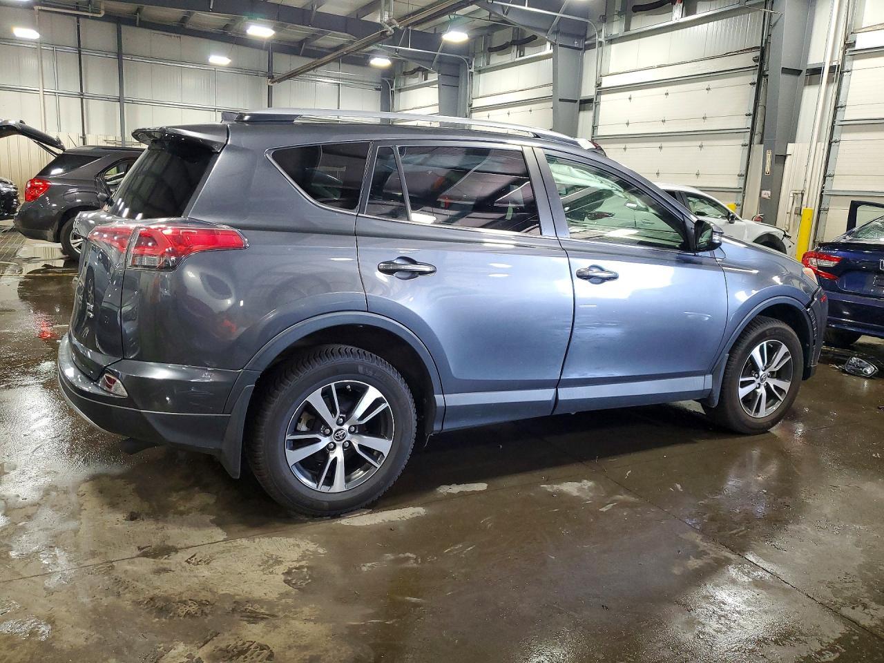 2018 Toyota Rav4 Xle - Image 3