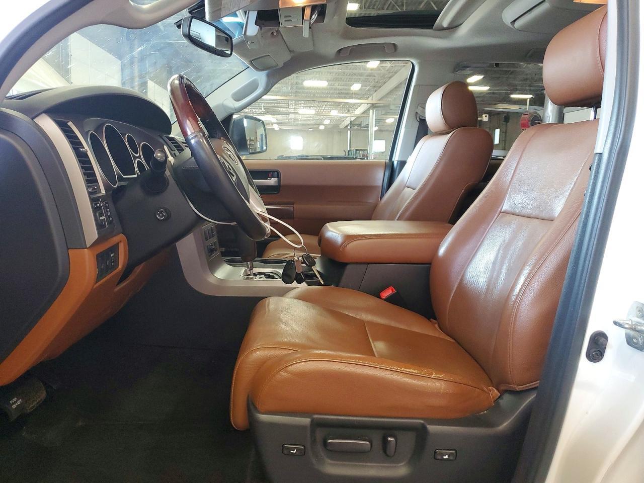 2015 Toyota Sequoia Platinum - Фото 7