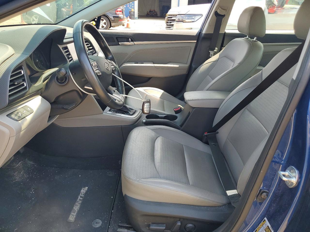 2020 Hyundai Elantra Limited - Фото 7