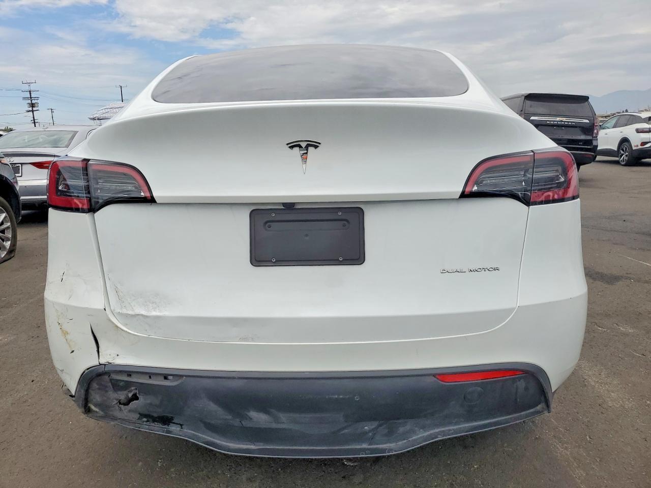 2023 Tesla Model Y - Image 6