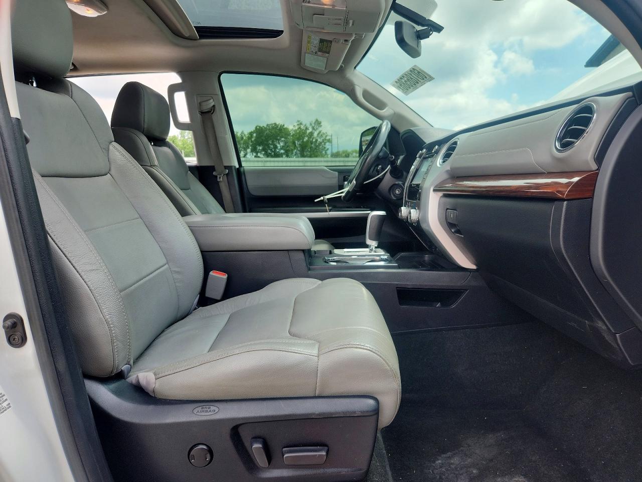 2017 Toyota Tundra Crewmax Limited - Фото 7
