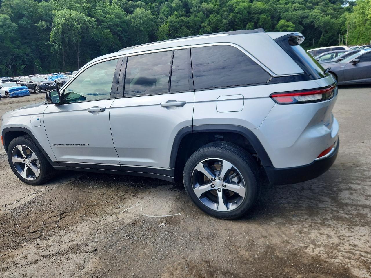 2023 Jeep Grand Cherokee Limited 4Xe - Image 2