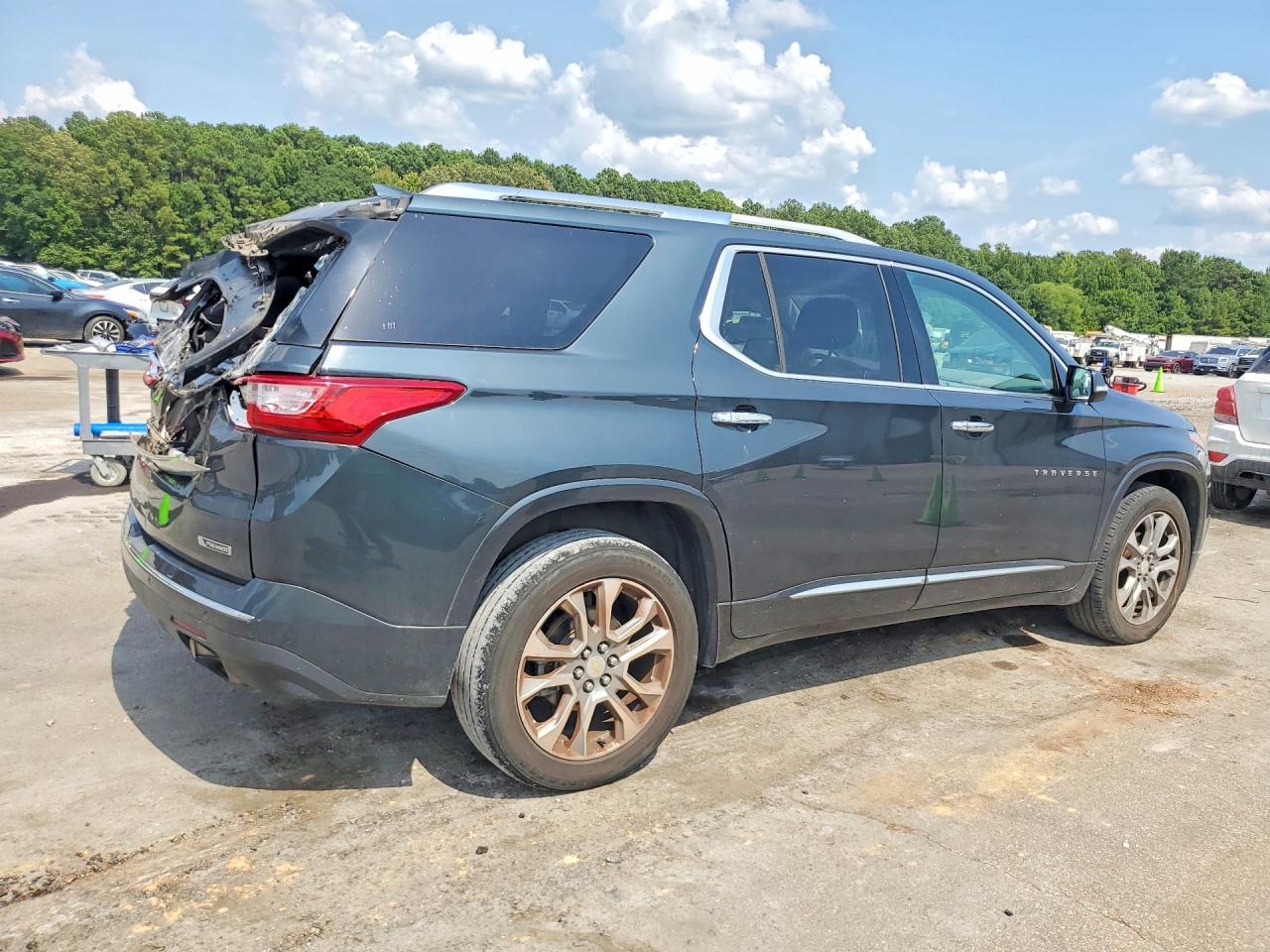 2018 Chevrolet Traverse Premier - Фото 3