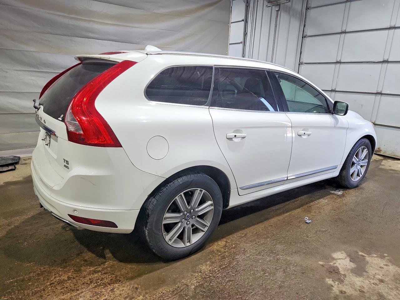 2017 Volvo Xc60 T5 Inscription - Image 3