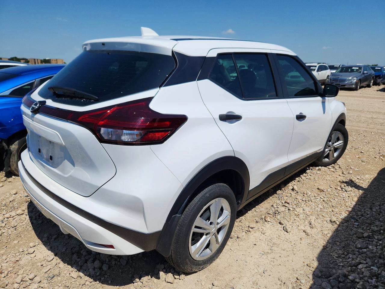 2025 Nissan Kicks Play S - Image 3