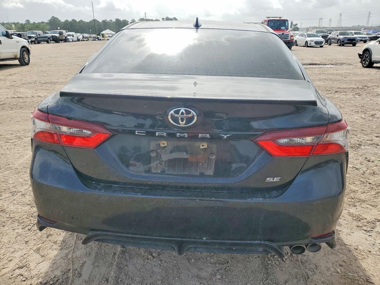2021 Toyota Camry Se - Image 6