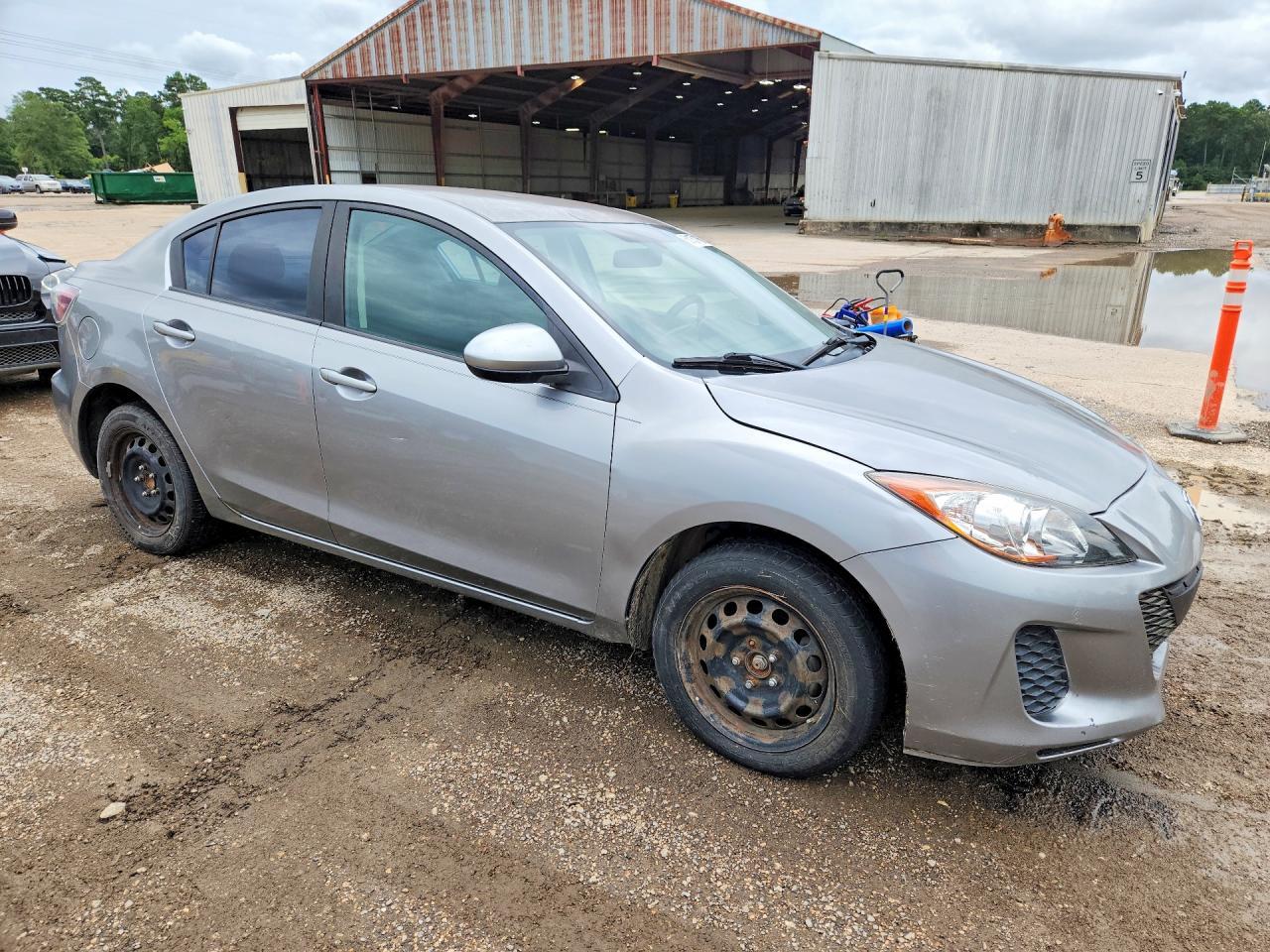 2013 Mazda 3 I - Image 4