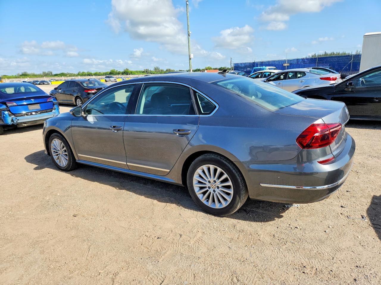2017 Volkswagen Passat Se - Image 2