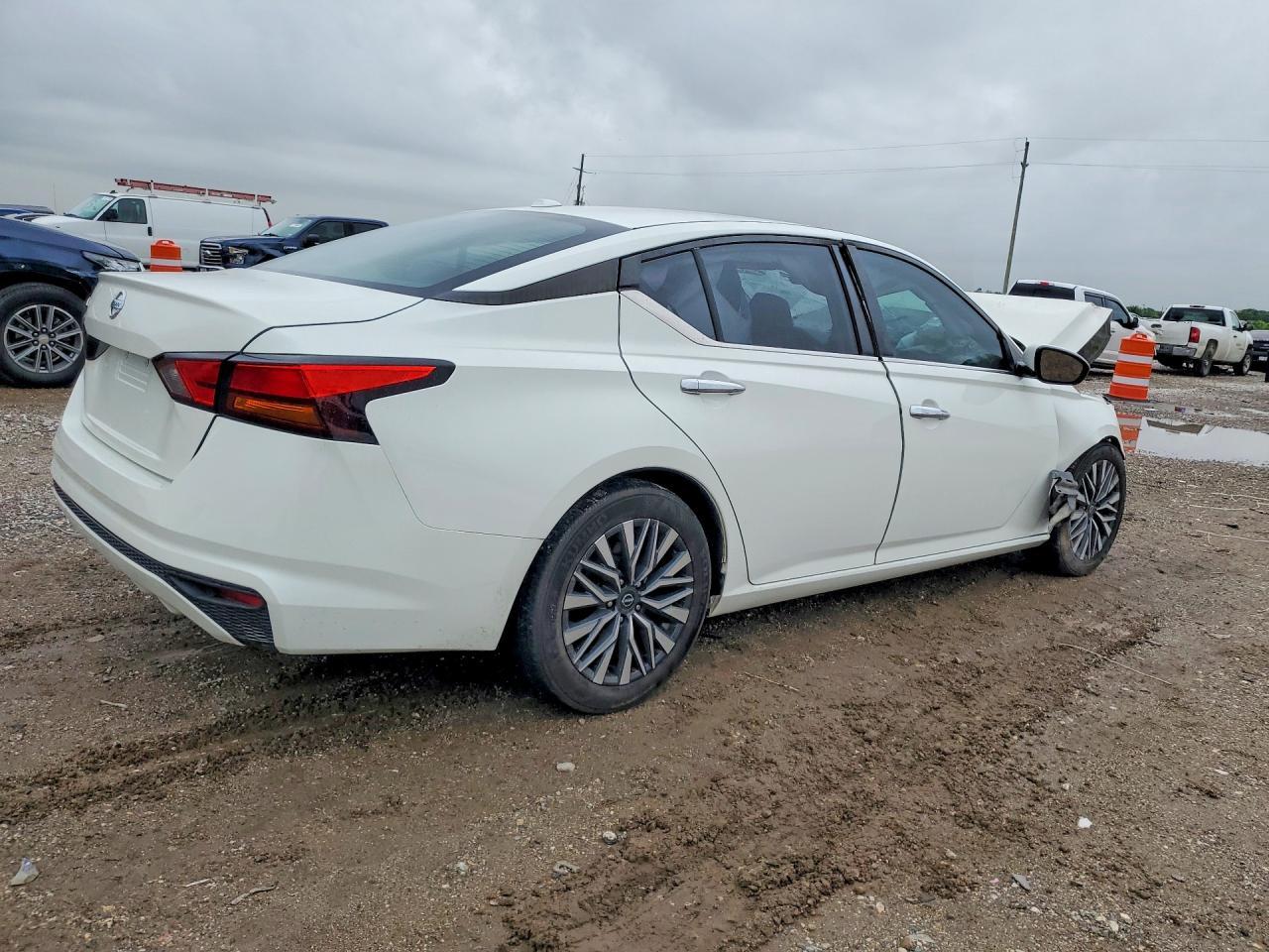 2020 Nissan Altima S - Image 3