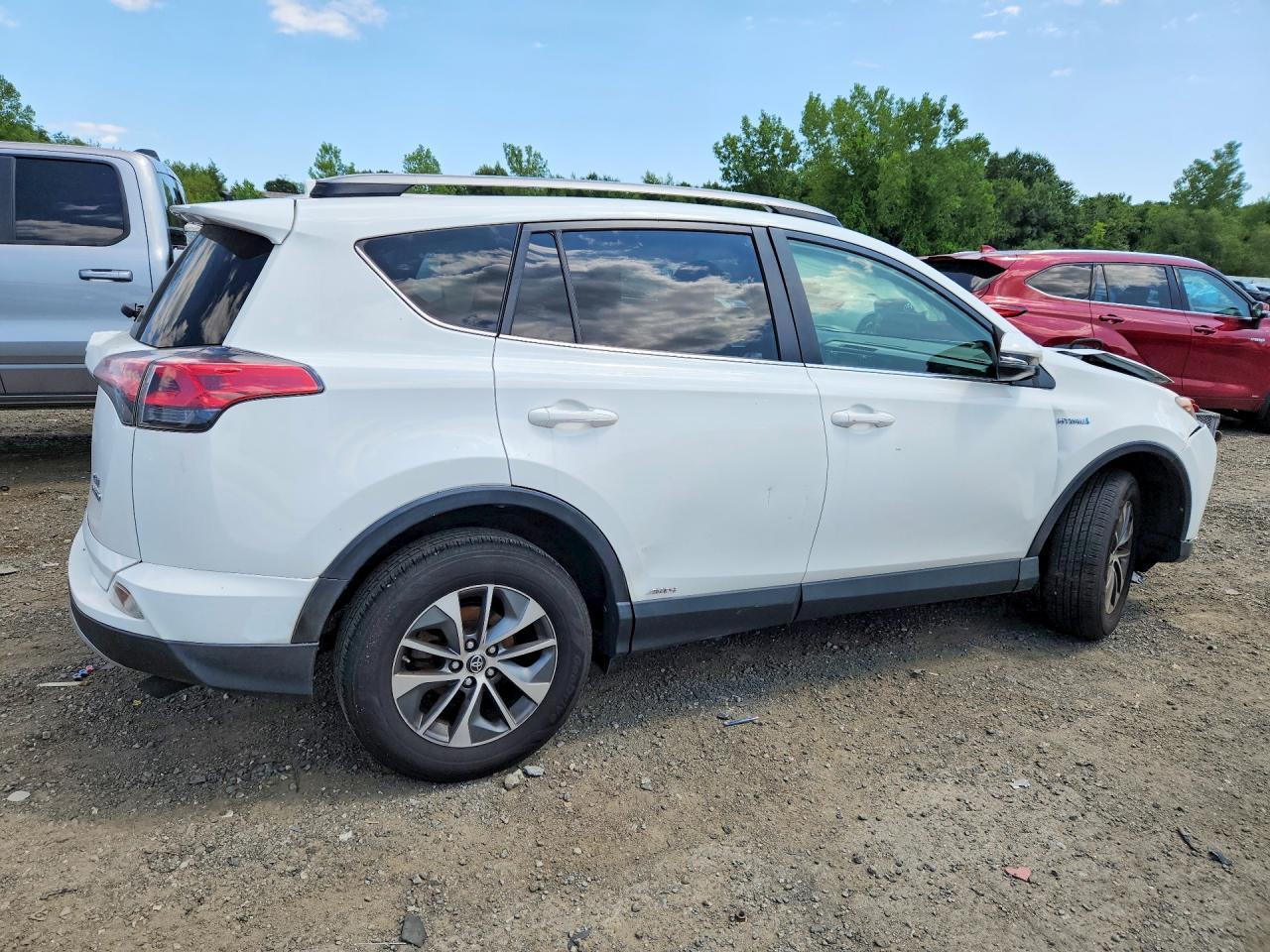 2018 Toyota Rav4 Hybrid Xle - Image 3