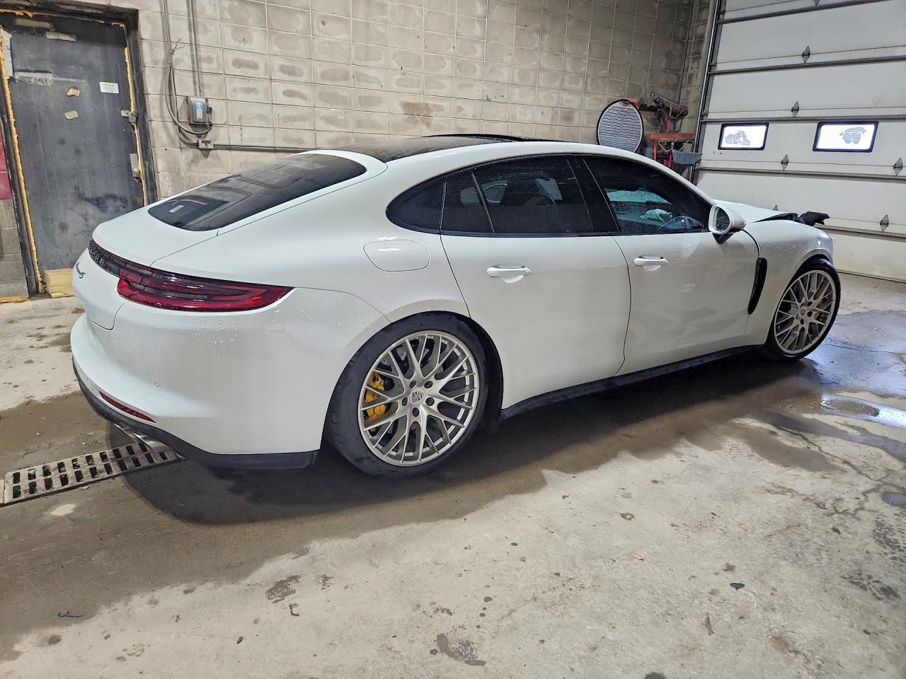 2019 Porsche Panamera 4S - Image 3