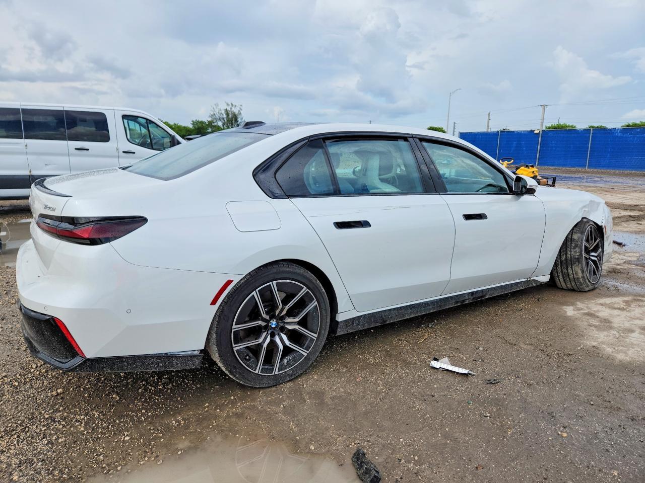 2025 BMW 740 Xi - Фото 3