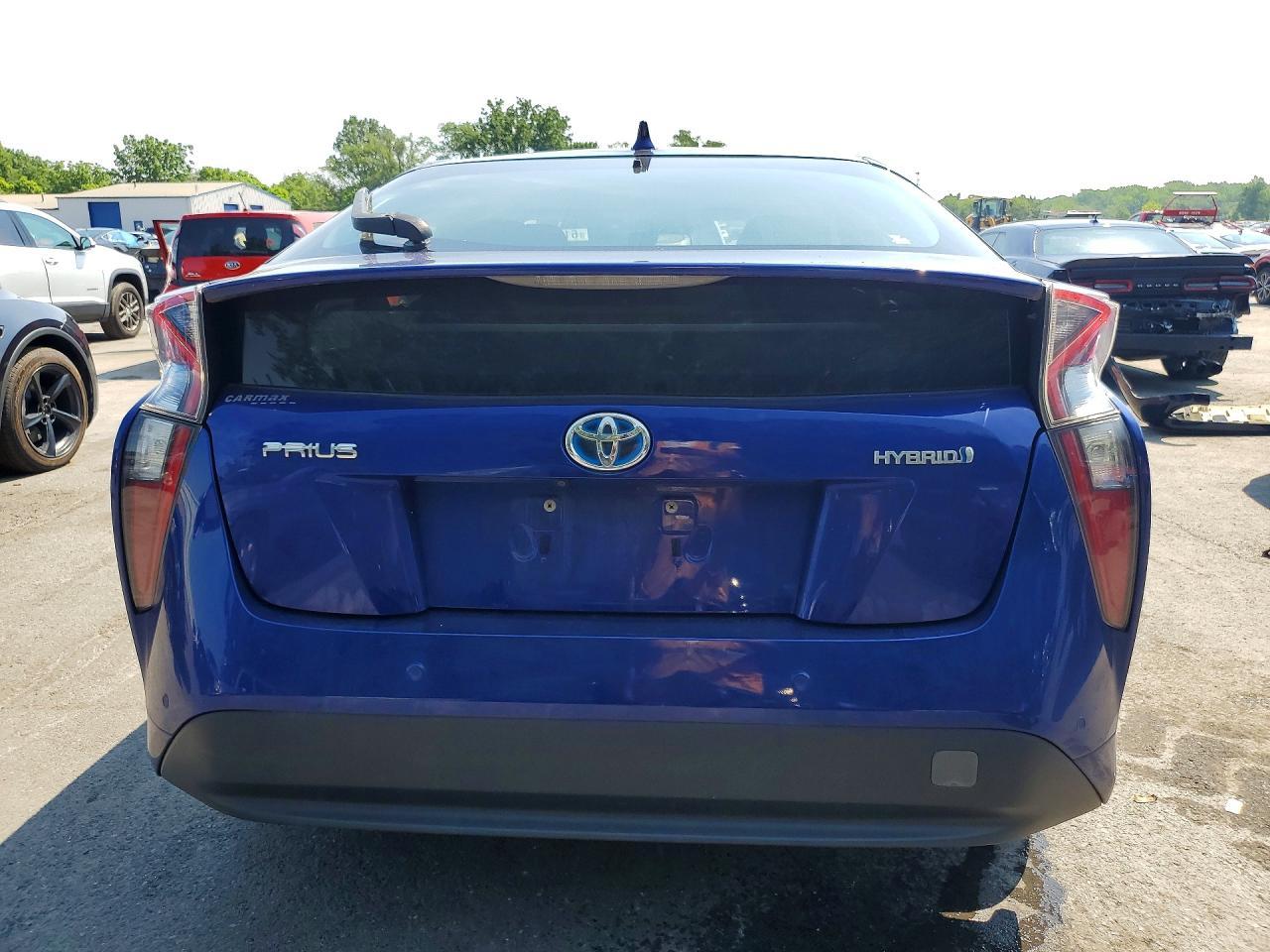 2016 Toyota Prius - Фото 6