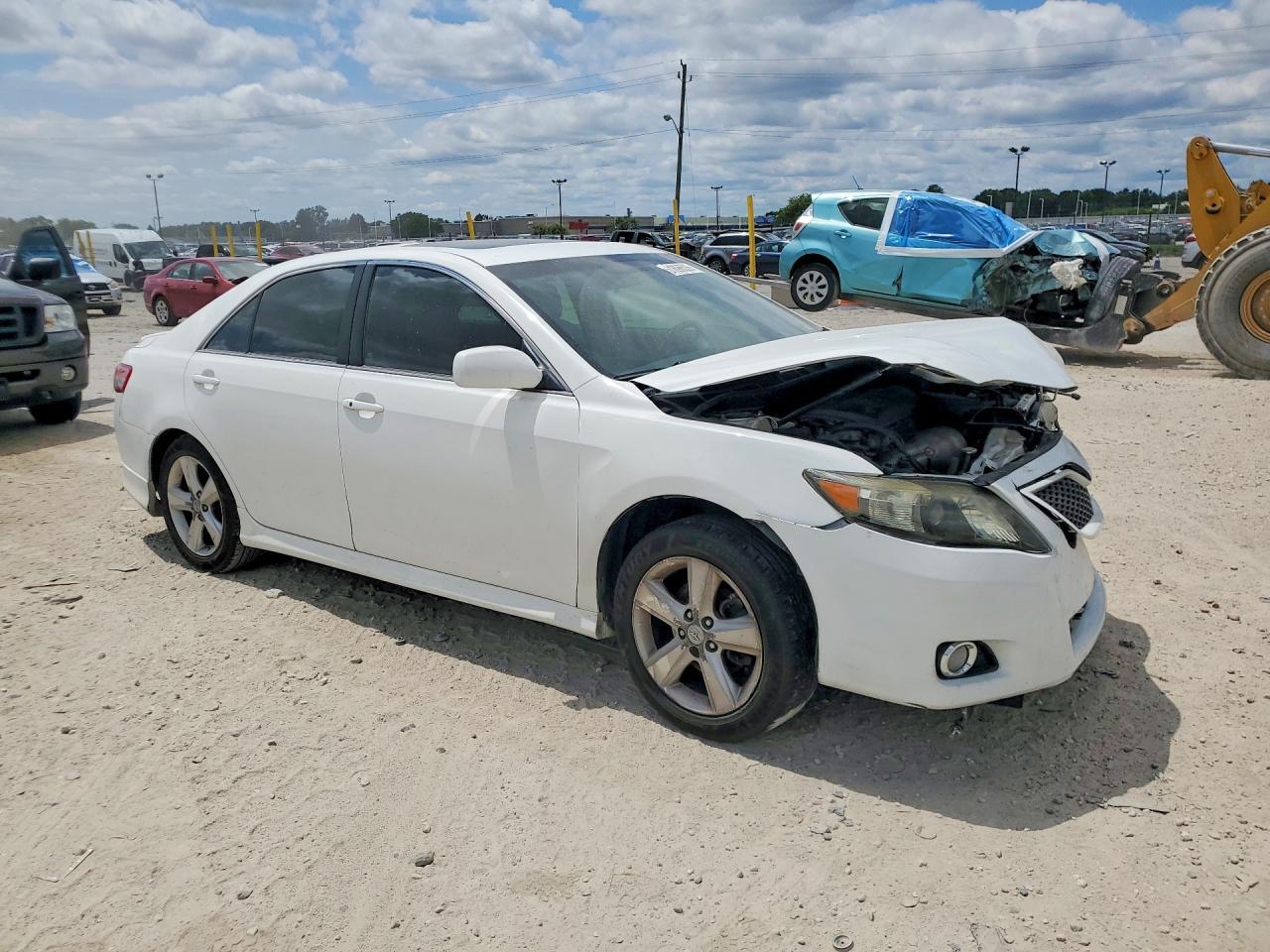 2011 Toyota Camry Se - Image 4