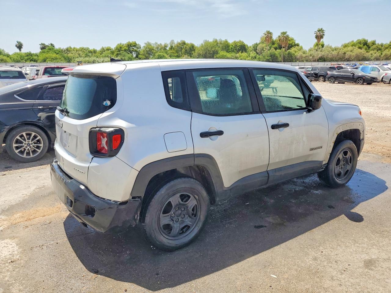 2015 Jeep Renegade Sport - Image 3