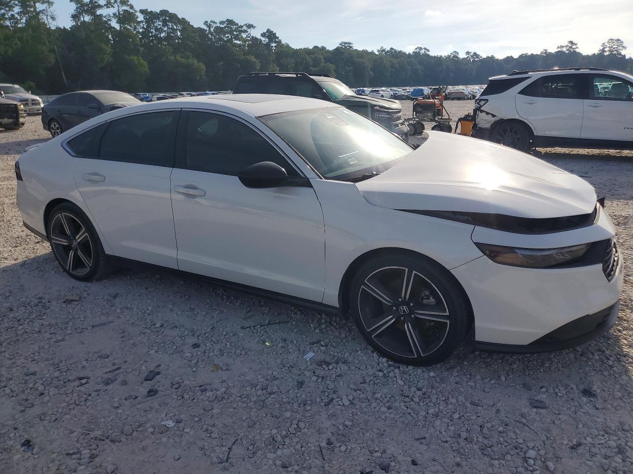 2024 Honda Accord Hybrid Sport - Image 4