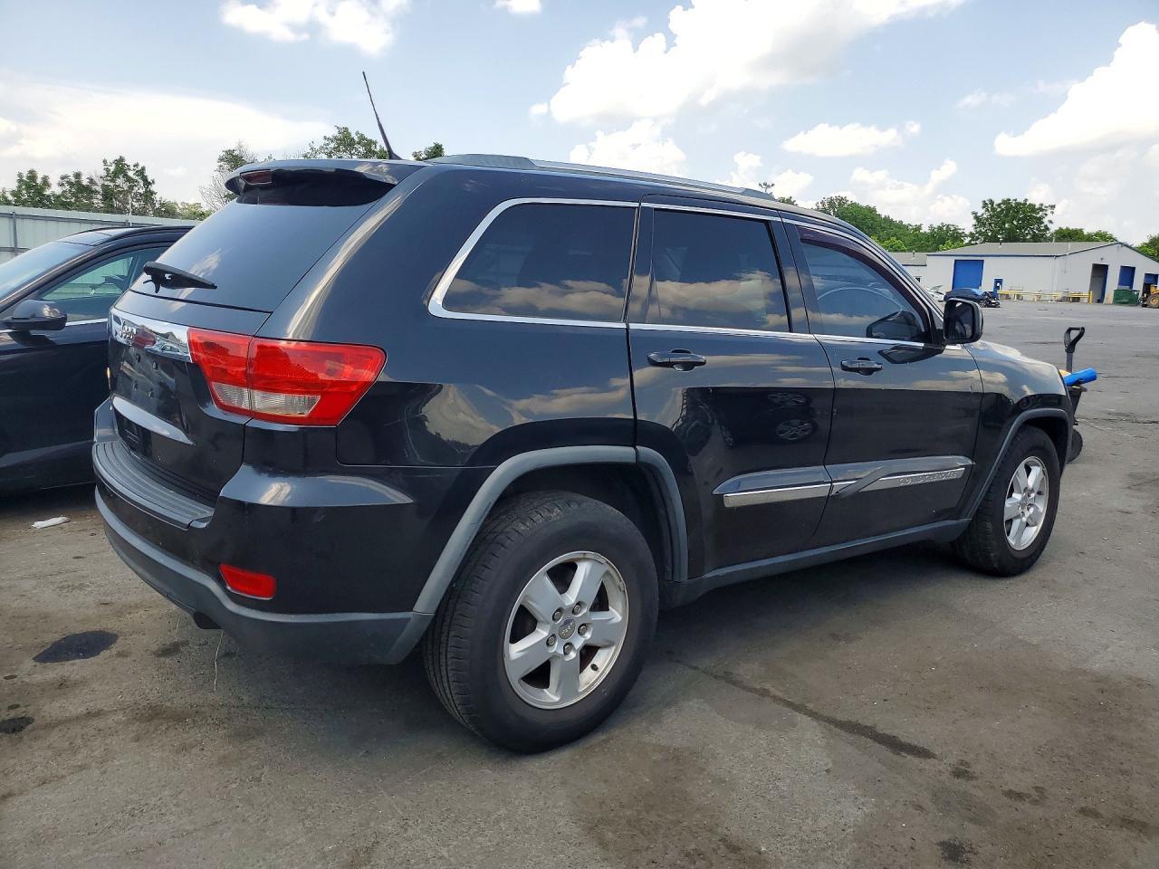2011 Jeep Grand Cherokee Laredo - Image 3