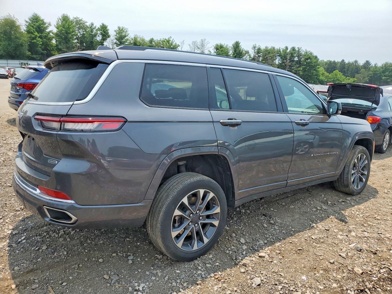 2021 Jeep Grand Cherokee L Overland - Image 3
