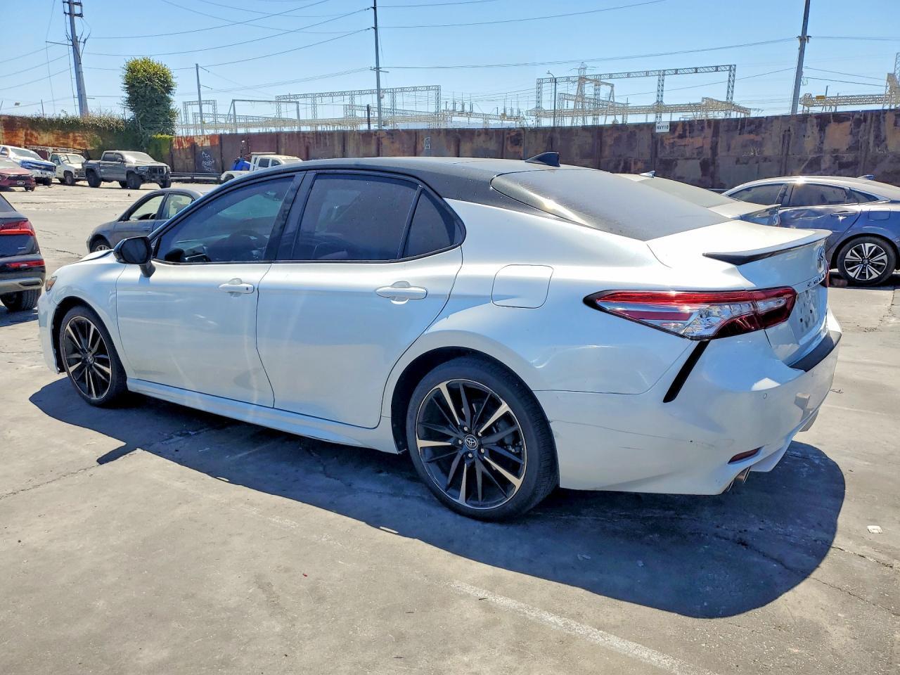 2018 Toyota Camry Xse V6 - Фото 2